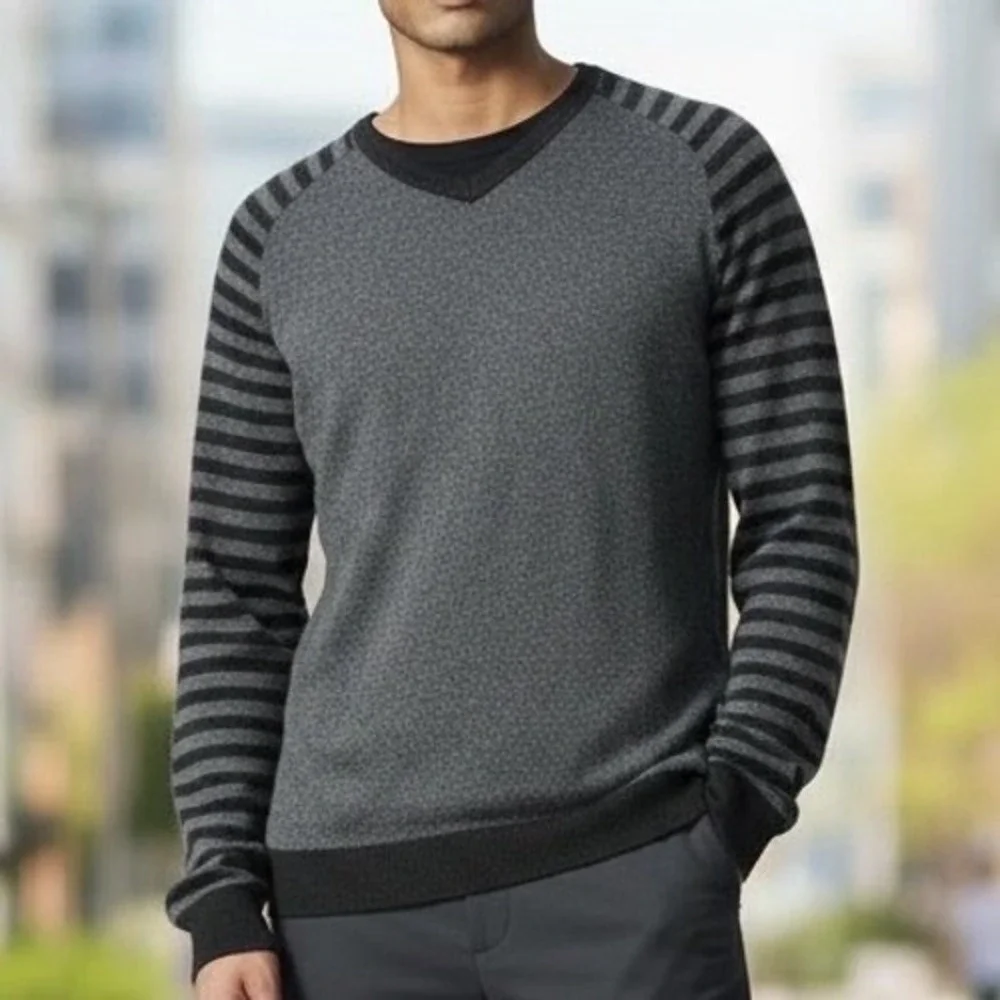 BANANA REPUBLIC Men's Large Merino Wool Sweater GRAY‎ V Neck Pullover Casual